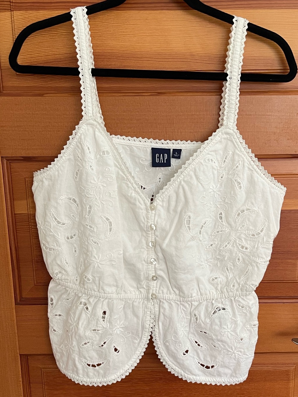 GAP White “Battenberg Lace Style” Button-Front Camisole - Large - EUC
